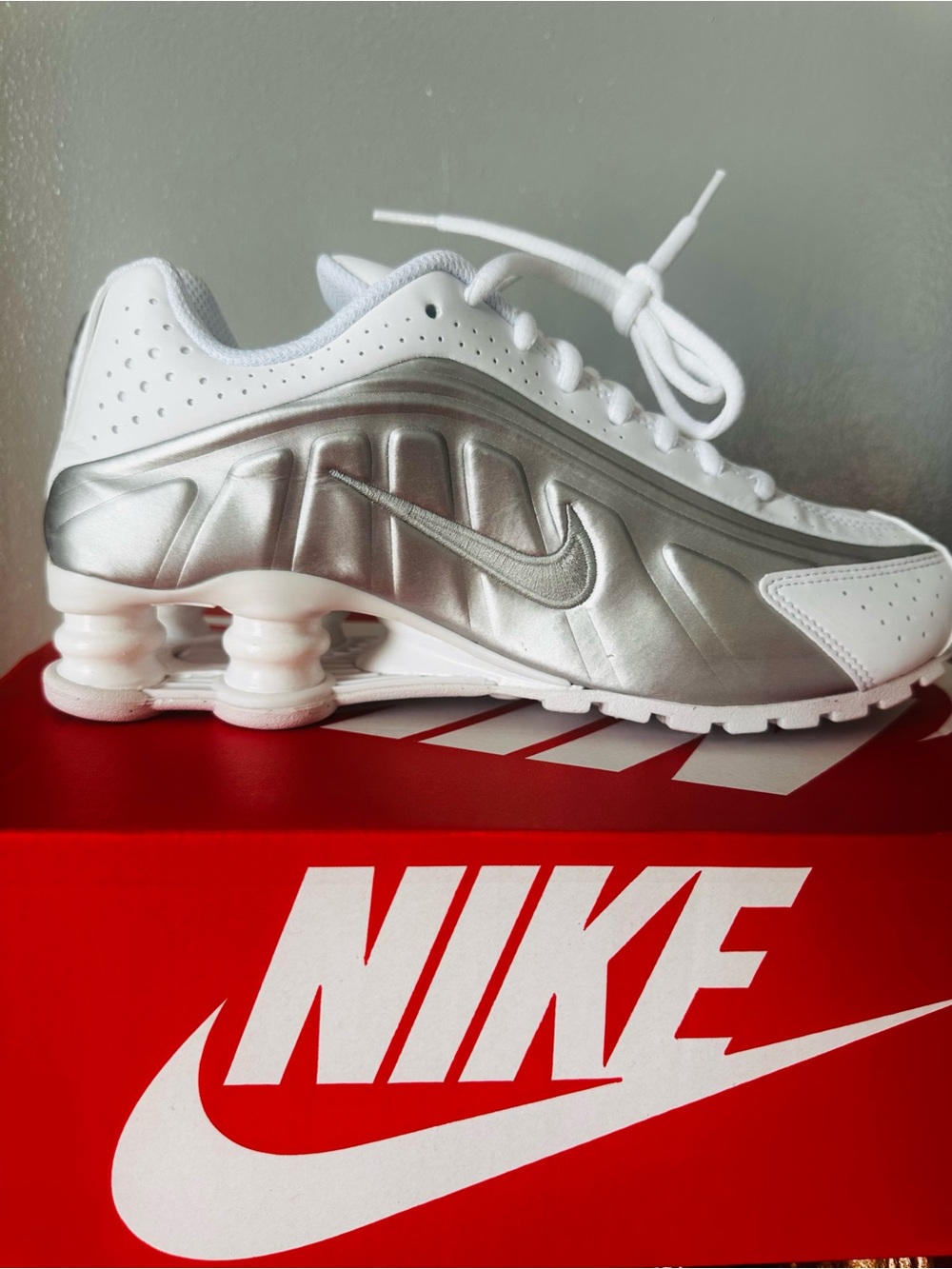 Nike SHOX R4 GS - Picture 9 of 10